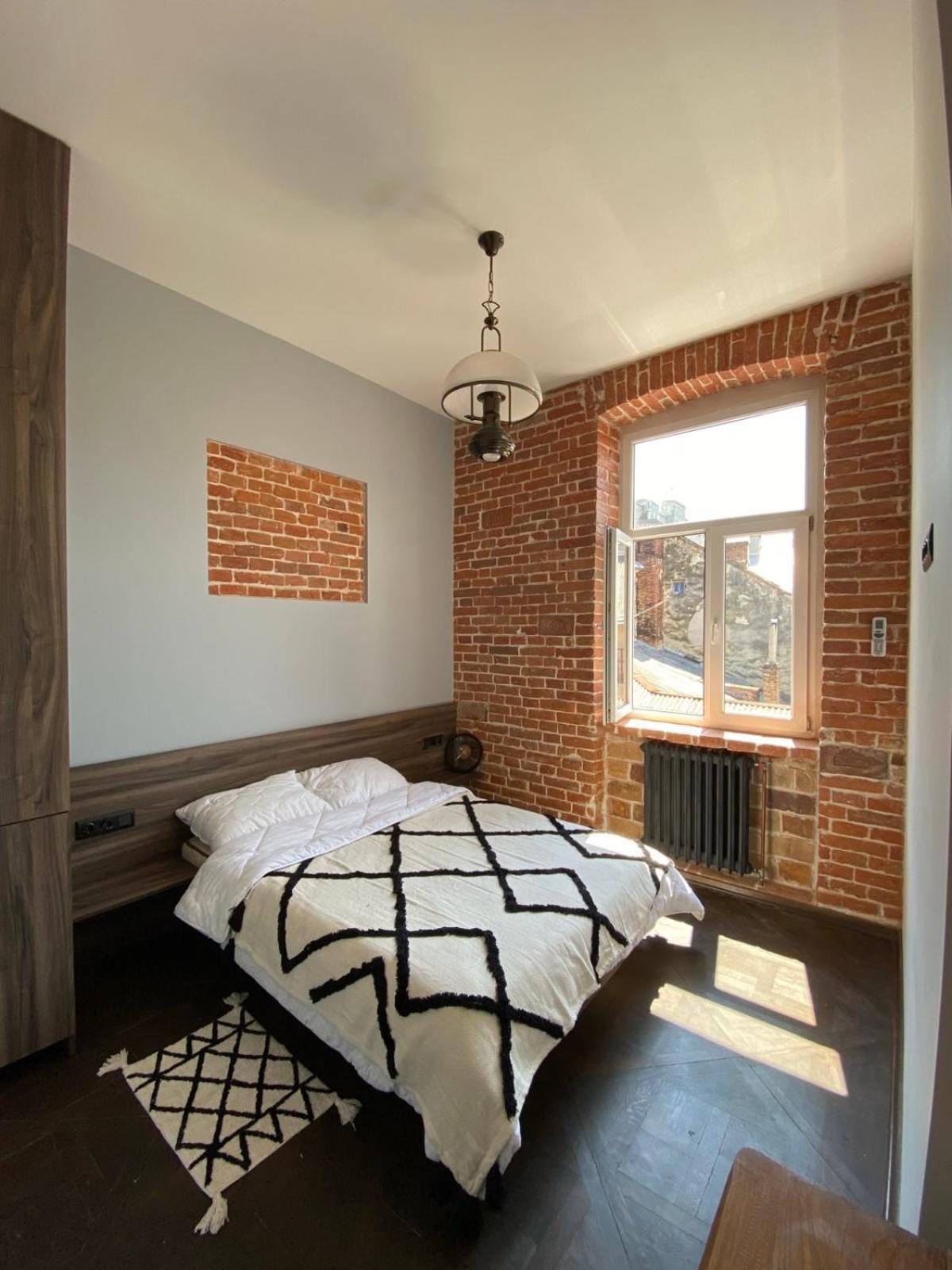 3 Bedrooms Apartment On Nasypna 3 Lviv Exterior foto
