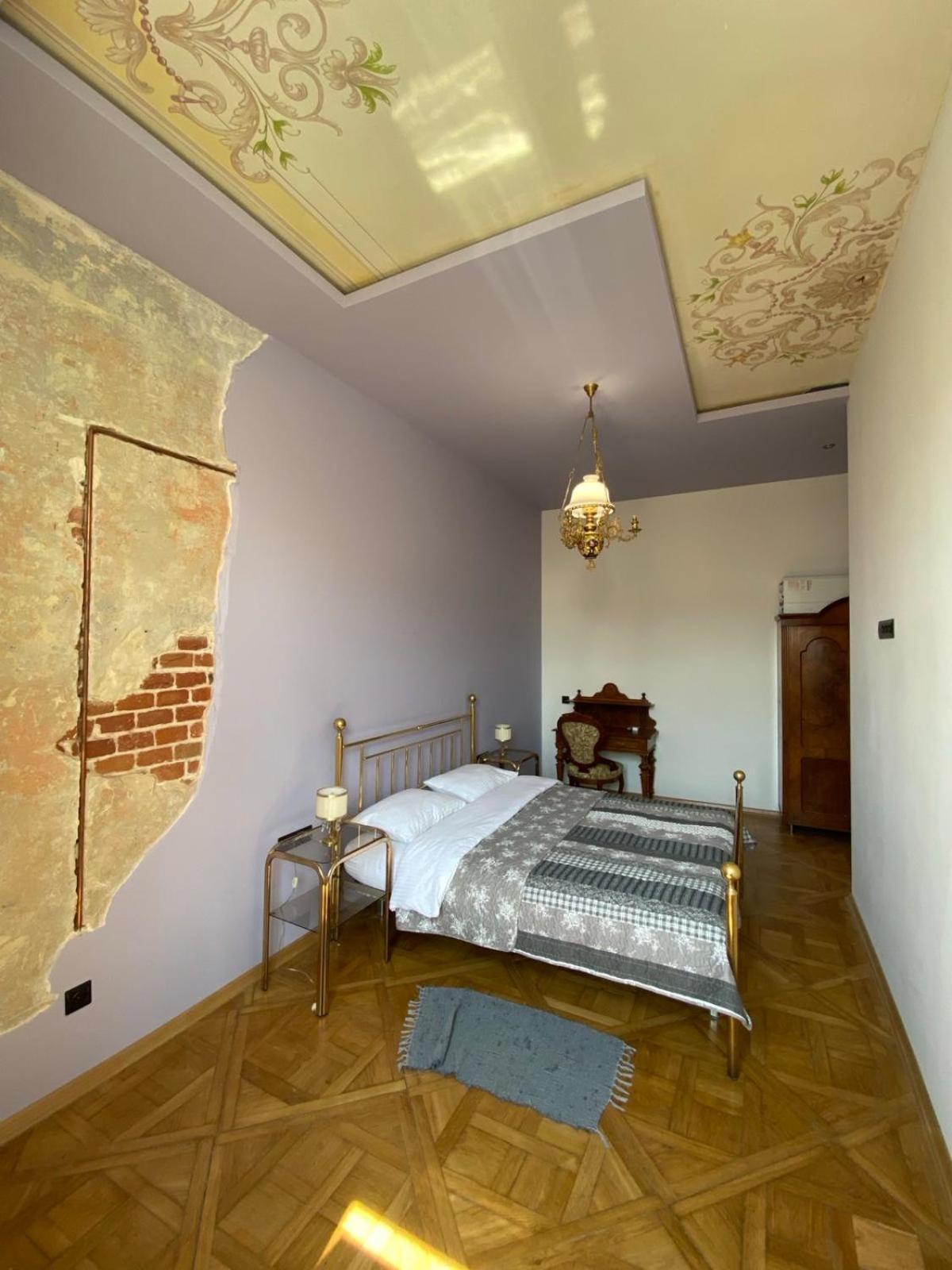 3 Bedrooms Apartment On Nasypna 3 Lviv Exterior foto