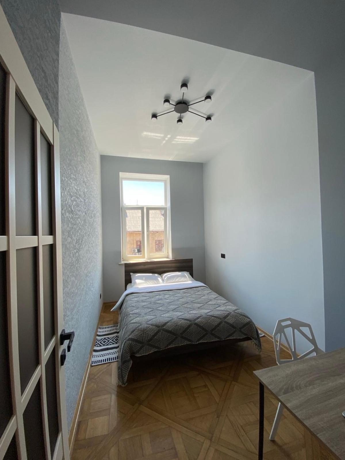 3 Bedrooms Apartment On Nasypna 3 Lviv Exterior foto