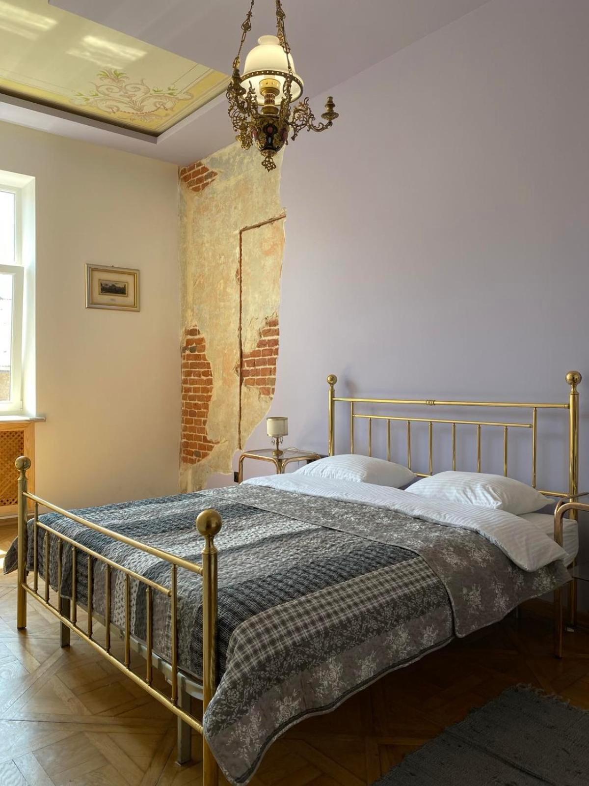 3 Bedrooms Apartment On Nasypna 3 Lviv Exterior foto